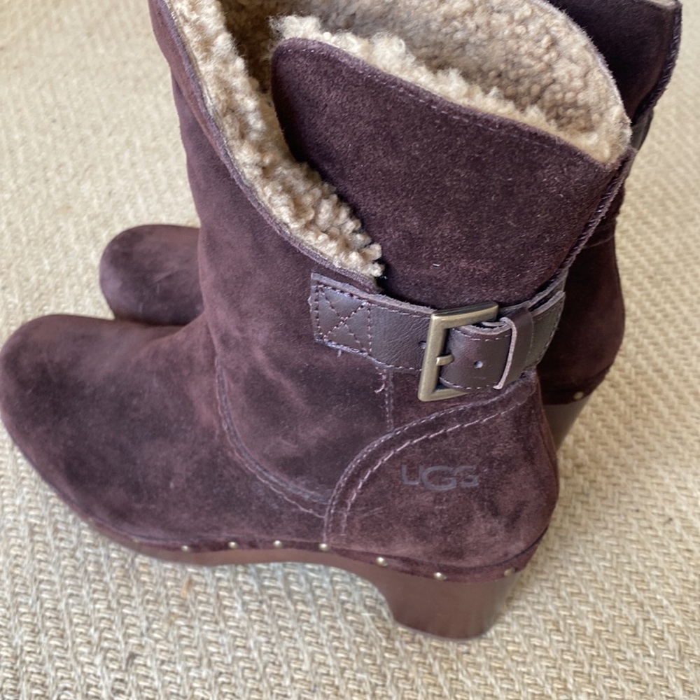 Genuine Ugg boots - Picture 4 of 9